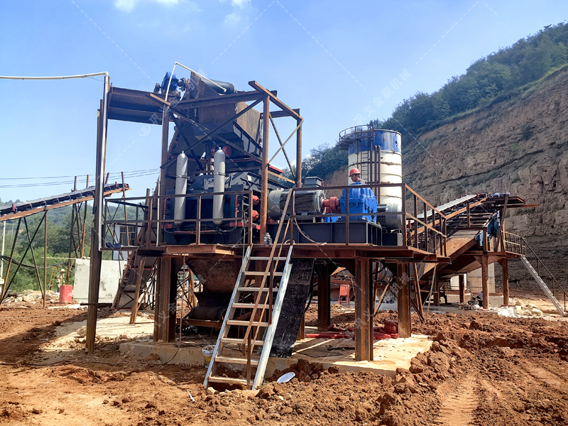 金聯(lián)機械生產(chǎn)的1510液壓對輥制砂機怎么樣？附現(xiàn)場案例