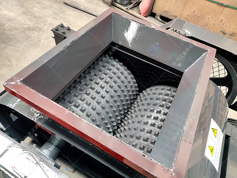 破碎石膏原礦料的雙齒輥破碎機廠家如何選擇？