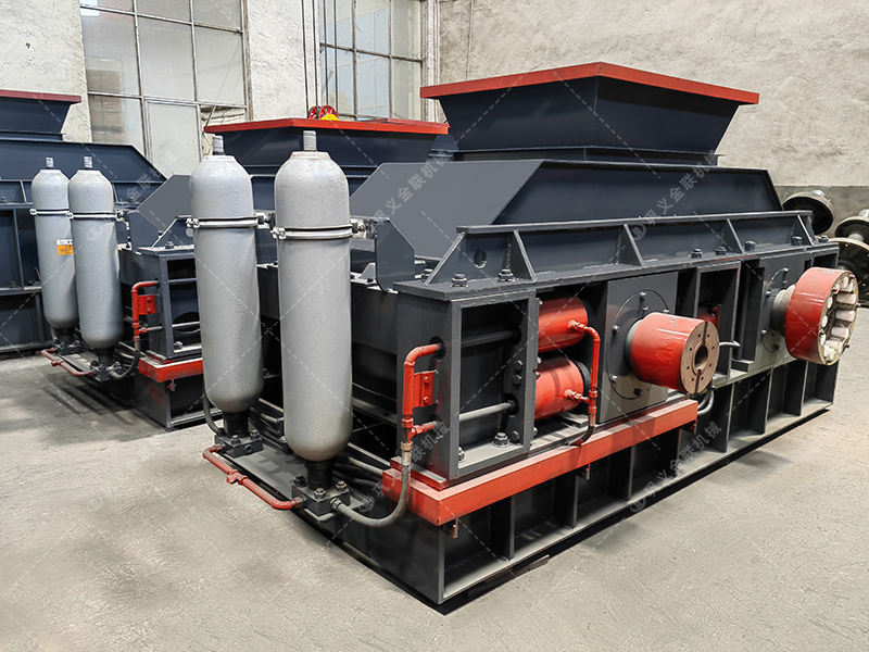 青石制砂難題多？對輥破碎機(jī)如何輕松應(yīng)對？