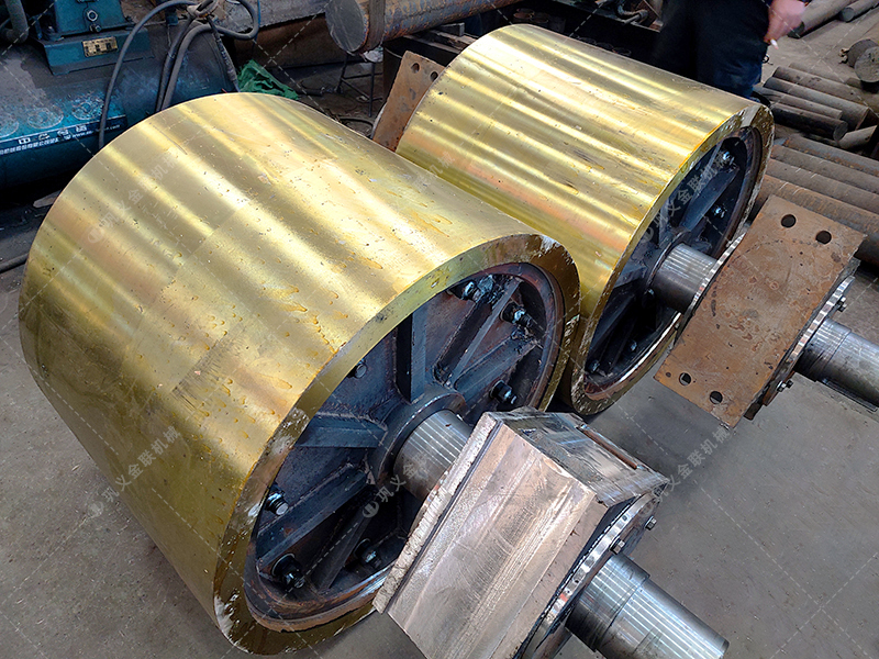 青石制砂難題多？對輥破碎機(jī)如何輕松應(yīng)對？